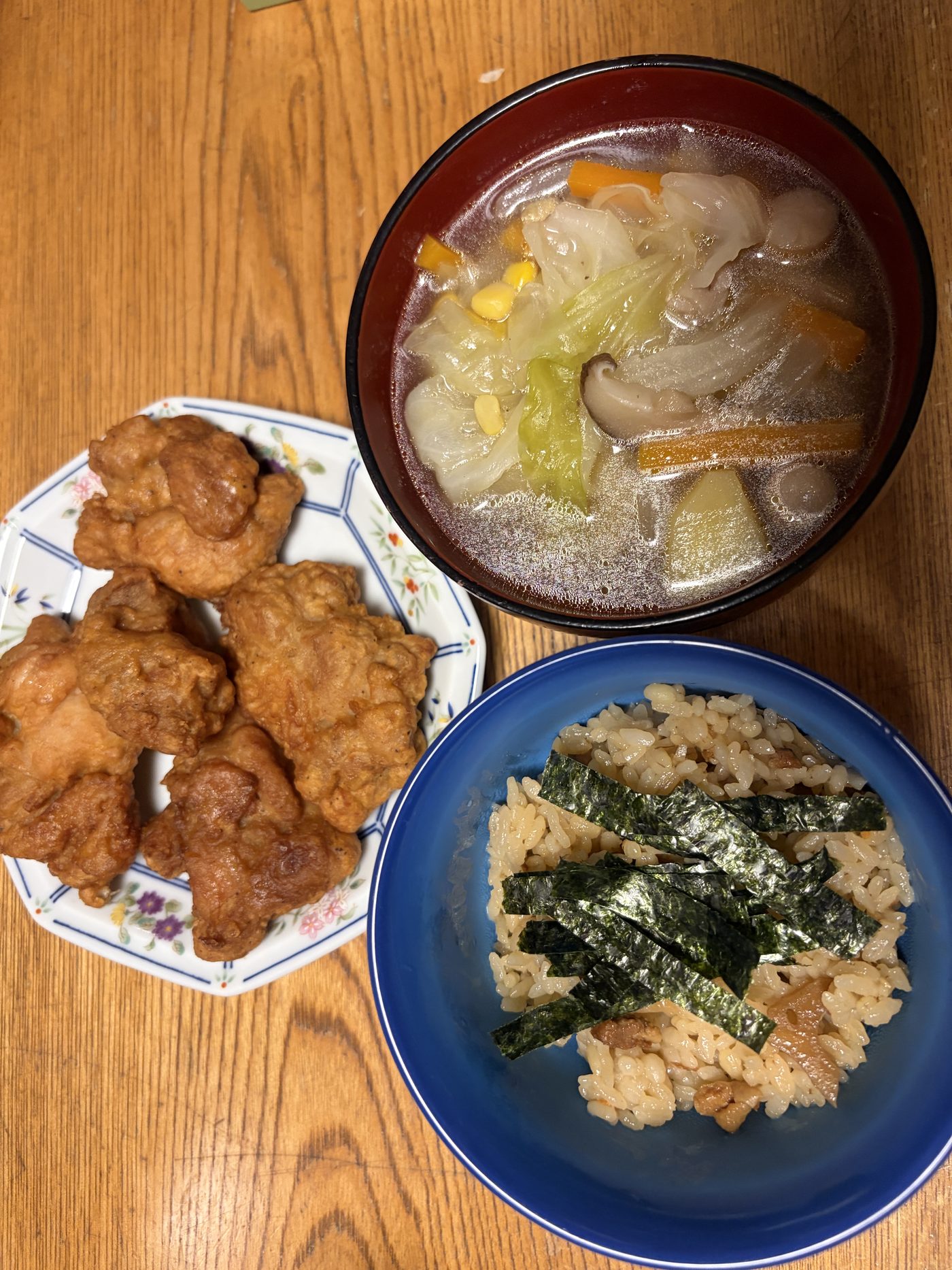 献立①：鶏の唐揚げ・鶏ごぼうご飯・具だくさんのコンソメ野菜スープ